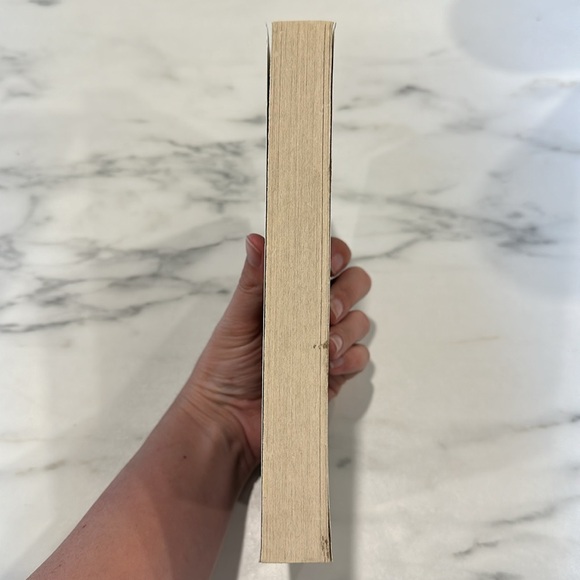 Bones of the Lost by Kathy Reiches - Picture 3 of 5